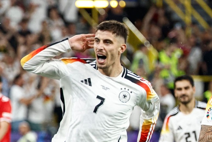 Huyền thoại phẫn nộ sau pha làm bàn của Havertz