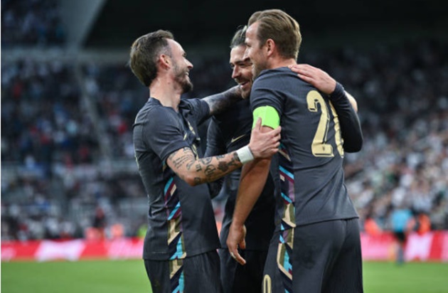 Sút 11 mét uy tín, Cole Palmer gửi thông điệp cho Harry Kane