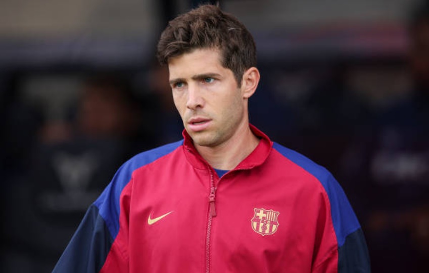 NÓNG! Barca chia tay Sergi Roberto