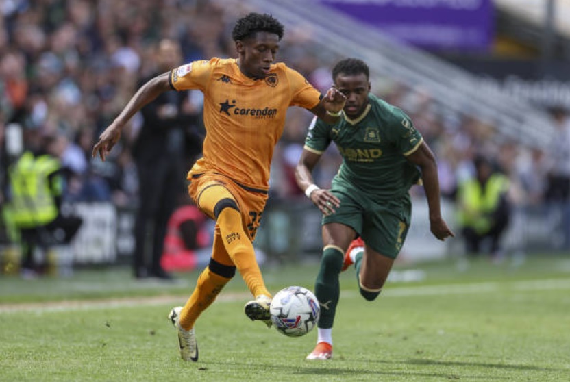 Crystal Palace khai chiến, giành Philogene với Barcelona