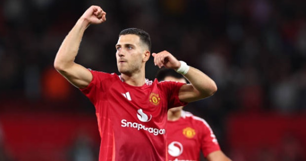 Ảnh bài viết Ten Hag tìm thấy người đóng thế tròn vai cho Luke Shaw