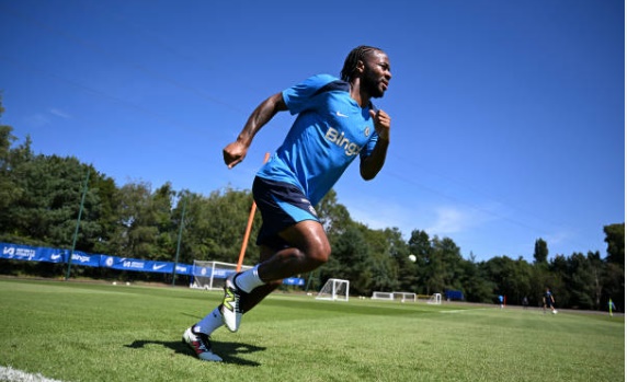 Sterling có khả năng rời Chelsea.