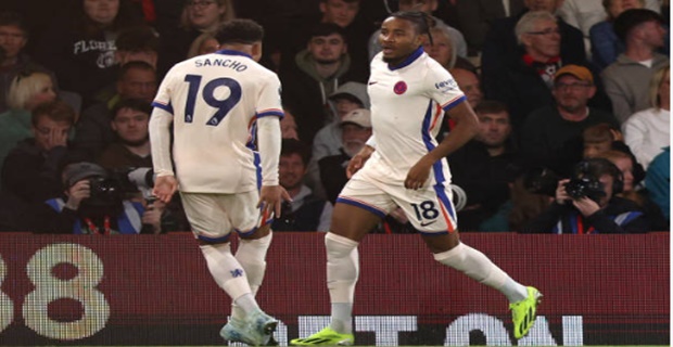 Trận ra mắt đáng nhớ của Jadon Sancho