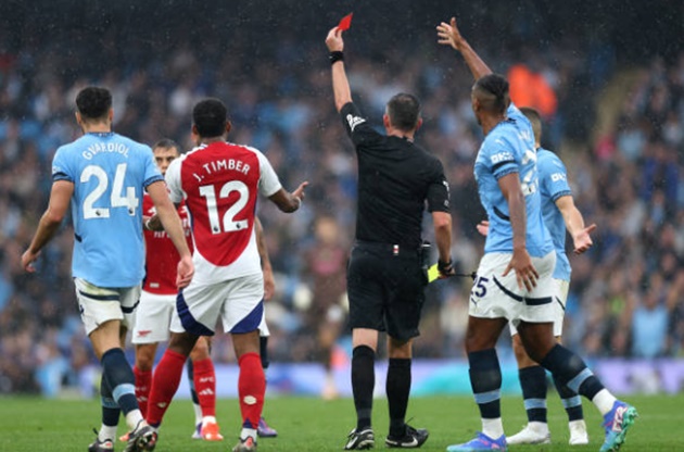 Ảnh bài viết Arteta phá vỡ im lặng về tấm thẻ đỏ của Trossard