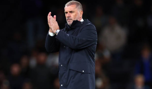 Ảnh bài viết Ange Postecoglou: ''Ten Hag cứ nhắc đến việc mình đã giành được hai danh hiệu''