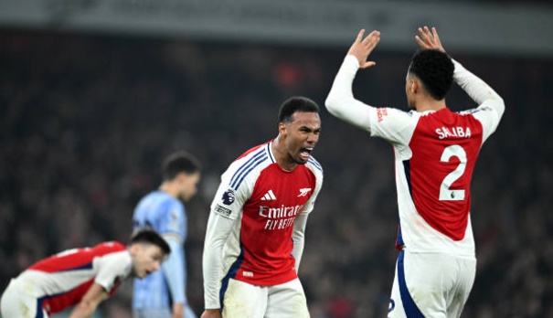 5 điểm nhấn Arsenal 2-1 Tottenham: Bước ngoặt gây tranh cãi; Điểm trừ nơi hàng công