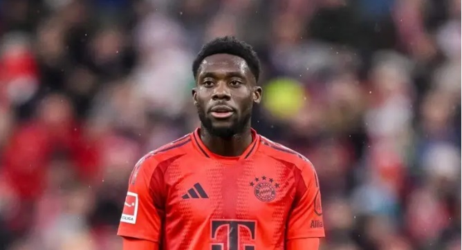 NÓNG! Davies tung động thái giữa đồn đoán gia hạn với Bayern