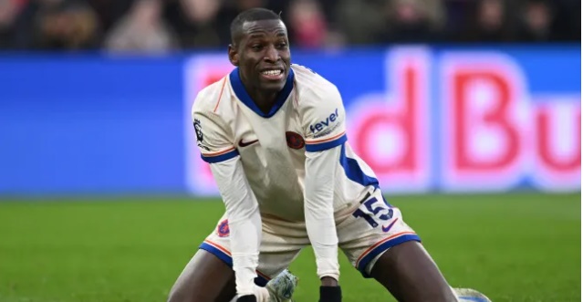 John Obi Mikel nói thẳng trình độ của Jackson