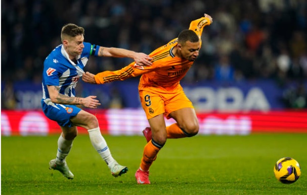 Thắng Real, HLV Espanyol nói thẳng trình độ của Mbappe