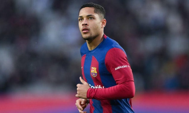 Barca quyết tống tiễn Vitor Roque