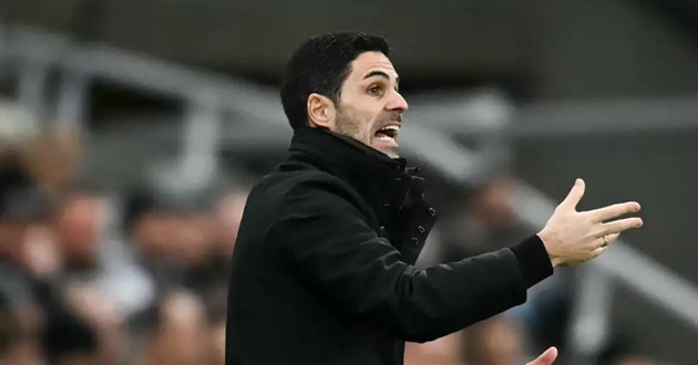 Arsenal sử dụng ai ở vị trí trung phong trước West Ham?