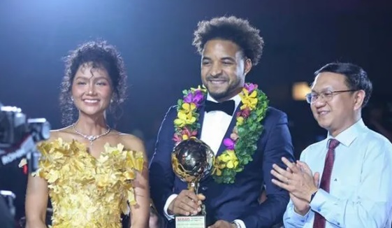 Ảnh bài viết Hé lộ lý do Nguyễn Xuân Son bị loại khỏi đề cử Quả bóng vàng