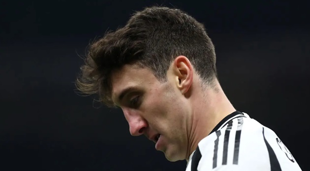 Man City chưa từ bỏ hậu vệ Juventus