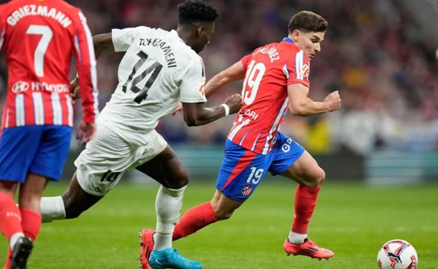 Sao Man City thừa nhận ''nhớ'' Alvarez