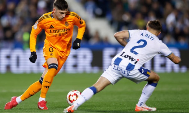 Ancelotti nói về vị trí khác lạ của Valverde