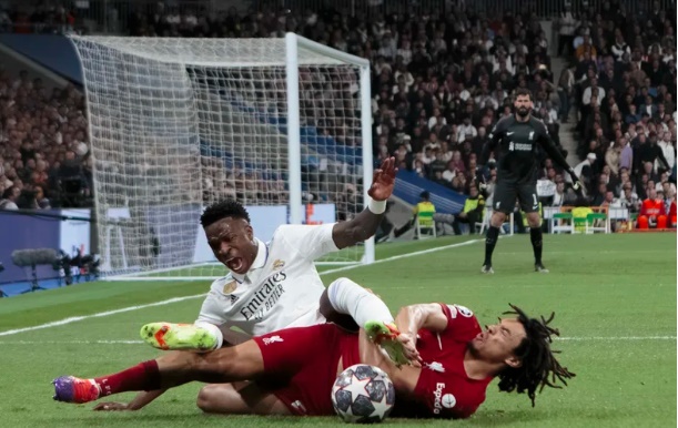 Arnold rời Liverpool để tìm kiếm Quả bóng vàng