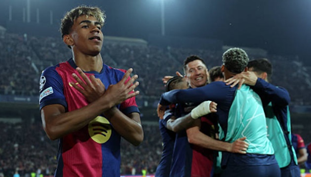 Barcelona 4-0 Dortmund: Tam tấu rực lửa; Bước 1 chân vào bán kết