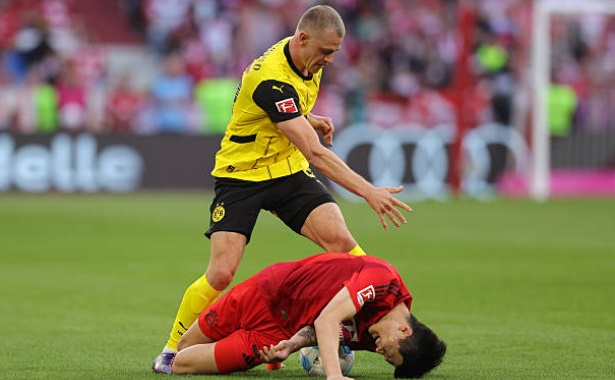 Giám đốc công khai chỉ trích, sao Hàn đếm ngày rời Bayern Munich