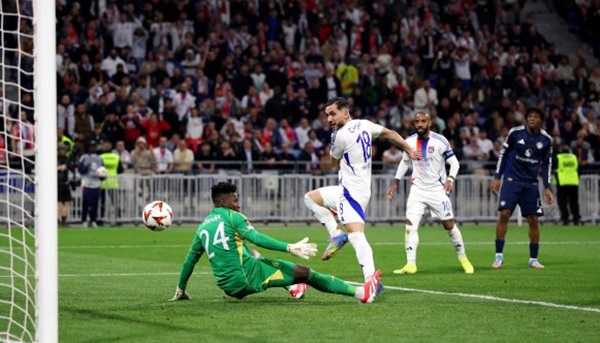 Rafael: ''Khi có bóng, Lyon chơi hay hơn MU''