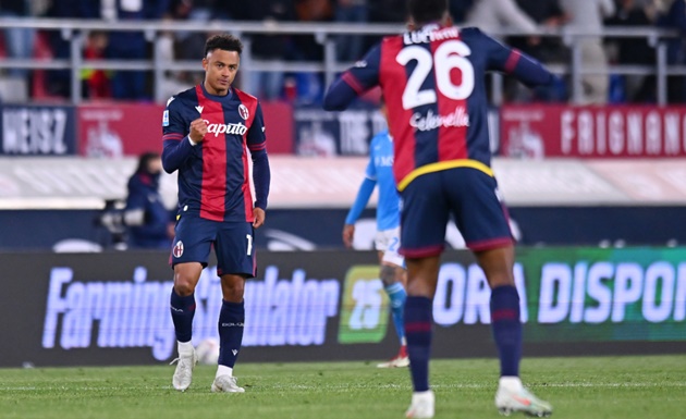''Bologna áp đảo Napoli''