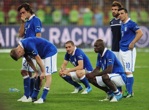 ĐT Italy: Thất bại 0-4 của Italy trong trận chung kết EURO 2012 trước Tây Ban Nha là thất bại đậm nhất trong 1 trận chung kết Euro.