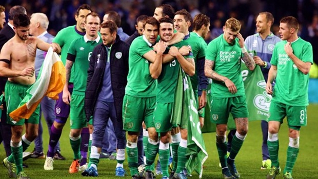 ĐT CH Ireland: Đây là đội bóng già nhất EURO 2016 với độ tuổi trung bình là 29 tuổi 297 ngày. Trong đội hình CH Ireland có 3 cầu thủ ra sân hơn 100 lần, đó là Robbie Keane (143 lần), Shay Given (134) và John O'Shea (111).