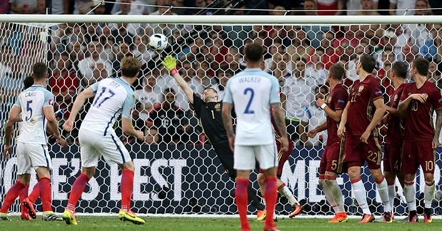 Bàn thắng duy nhất của tuyển Anh lại đến từ một tình huống cố định và được thực hiện bởi tiền vệ rất ít đá phạt là Eric Dier. Ảnh: Internet.