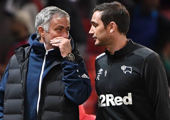 Ảnh bài viết Huyền thoại Chelsea lên tiếng về việc thay thế HLV Maurizio Sarri