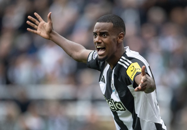 Isak đòi hợp đồng bom tấn tại Newcastle