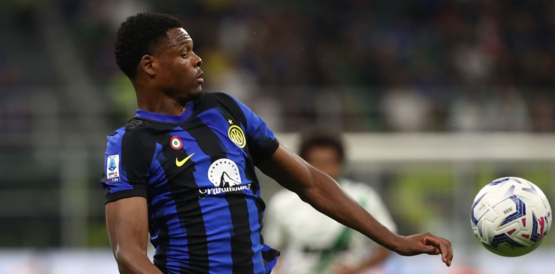 Ảnh bài viết Man United đụng cường địch trong thương vụ Dumfries