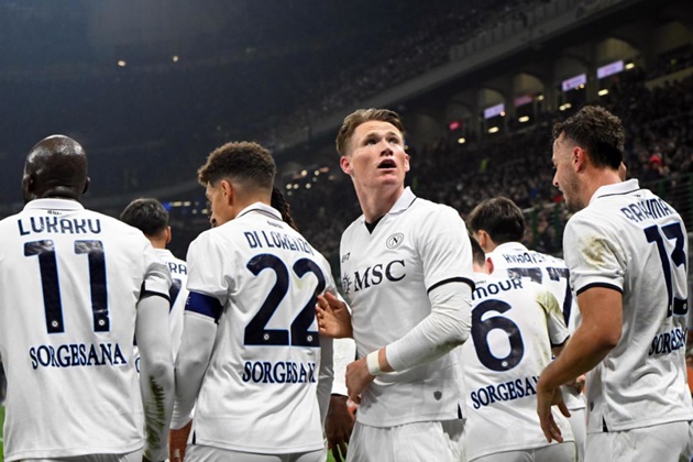 Di Lorenzo: "Chẳng ai nghĩ chúng tôi sẽ đứng đầu Serie A lúc này"