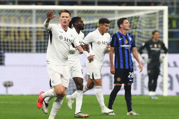 Với Conte và bộ đôi Lukaku - McTominay, Napoli đang thách thức Serie A