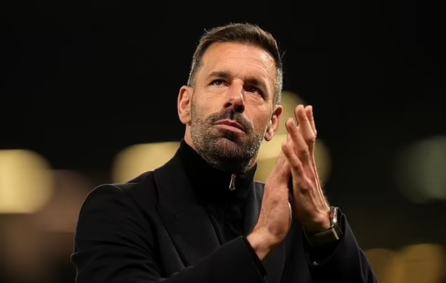 Ảnh bài viết Van Nistelrooy gửi lời xúc động chia tay Man Utd