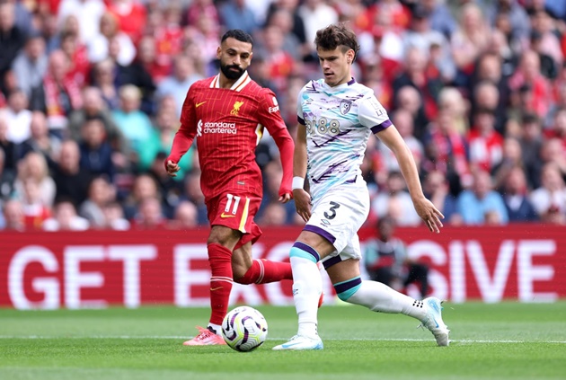 Liverpool đối đầu Man United trong thương vụ Milos Kerkez