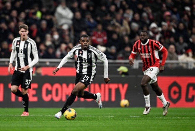 AC Milan 0-0 Juventus: Nhạt nhòa tại San Siro, rớt lại cuộc đua top 4