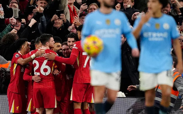 Liverpool vờn Man City chóng mặt, cho thấy sự 'out trình' tại Premier League