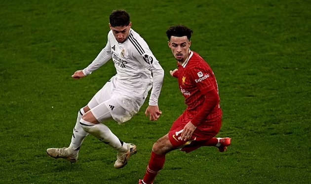 Real nhắm 5 mục tiêu thay Kroos, với 3 ngôi sao Premier League