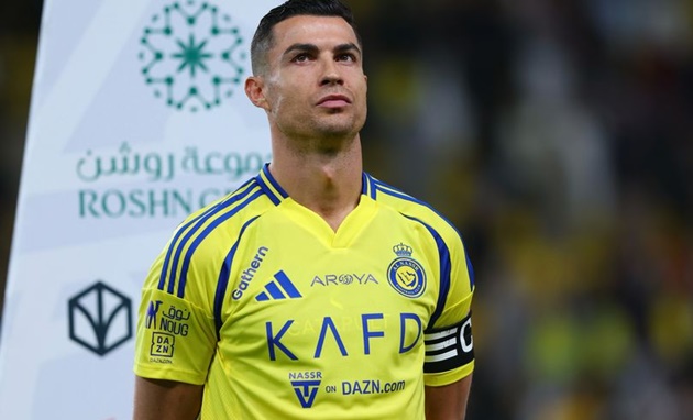 Ảnh bài viết Ronaldo gây bất ngờ khi "bật mí" về khả năng gia nhập Manchester City