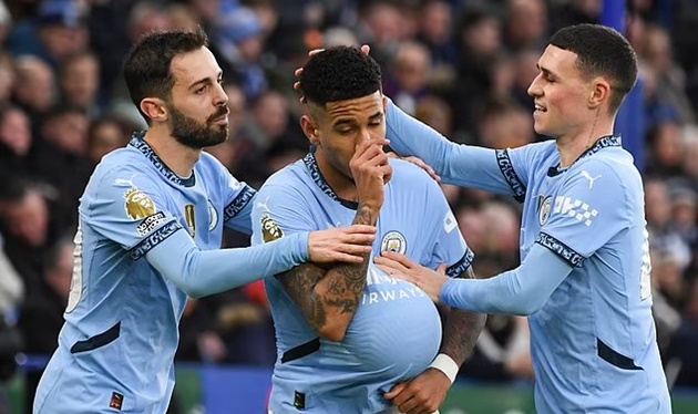 Thắng Leicester 2-0, người hâm mộ Man City chế giễu phong độ tệ hại của đội nhà
