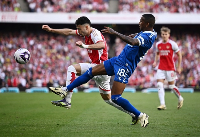 Ảnh bài viết Bạo loạn sau trận Arsenal - Everton bùng nổ