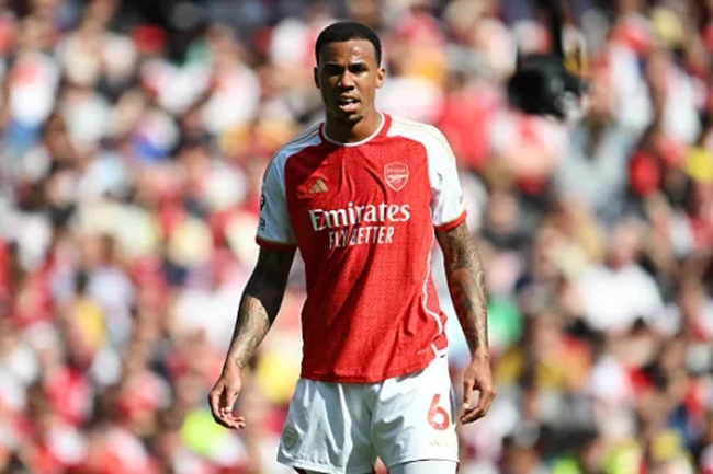 Ảnh bài viết Arsenal suýt bán Magalhaes, chọn sao Man City thay thế
