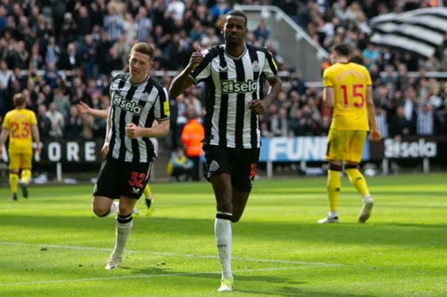 Ảnh bài viết Newcastle hét giá khủng khiến Arsenal choáng váng
