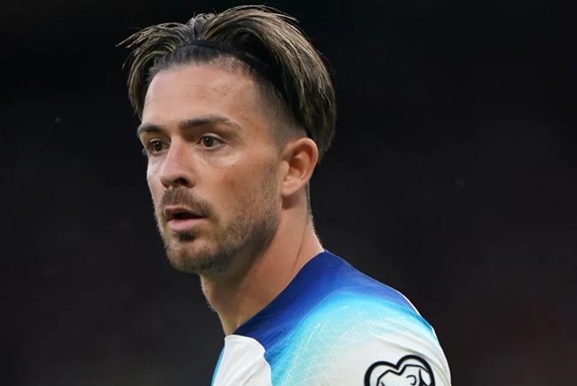 Giờ G gần điểm, Grealish ngồi trên đống lửa