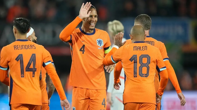 Tưng bừng bắn phá, Van Dijk và Hà Lan "bay" đến EURO 2024