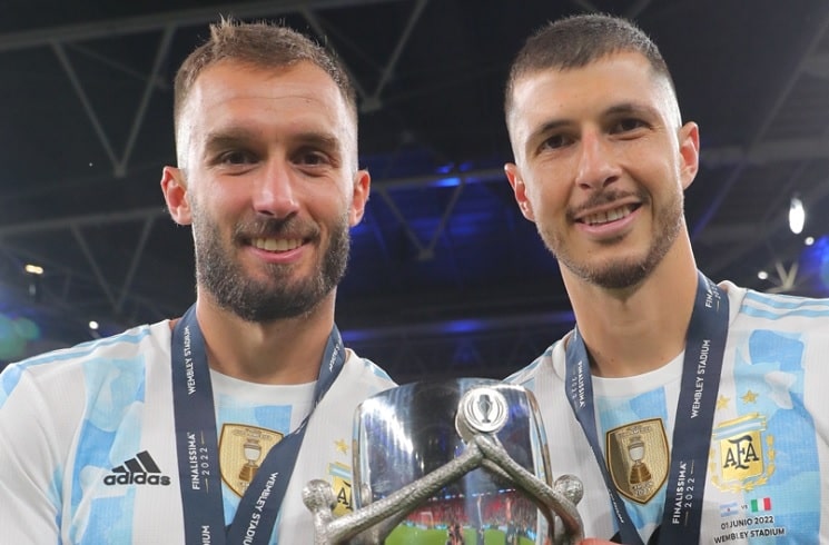 Argentina chiến thắng, rõ tình trạng 2 đồng đội Messi