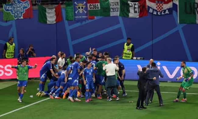 Bàn thắng phút 90+8, Italia ngoạn mục giật vé đi tiếp từ Croatia