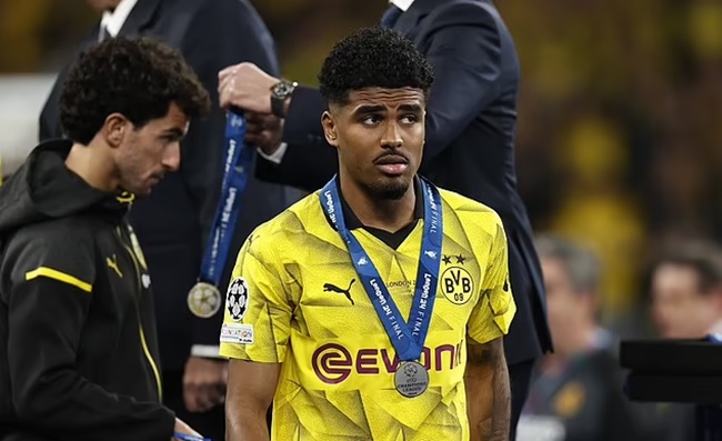 Ảnh bài viết Chelsea khiến Dortmund ngã ngửa vụ Maatsen
