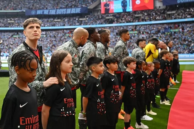 Ảnh bài viết "Đòn bẩy" Wan-Bissaka giúp Man Utd chiêu mộ chân chuyền ghi 12 kiến tạo