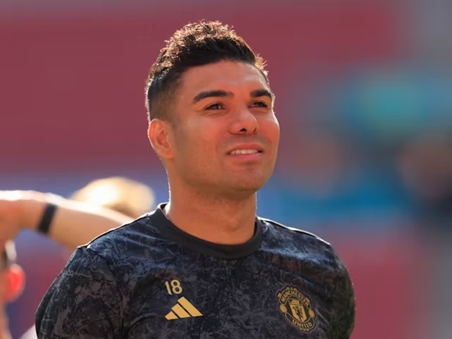 Man Utd mất bộn tiền nếu chấm dứt hợp đồng với Casemiro
