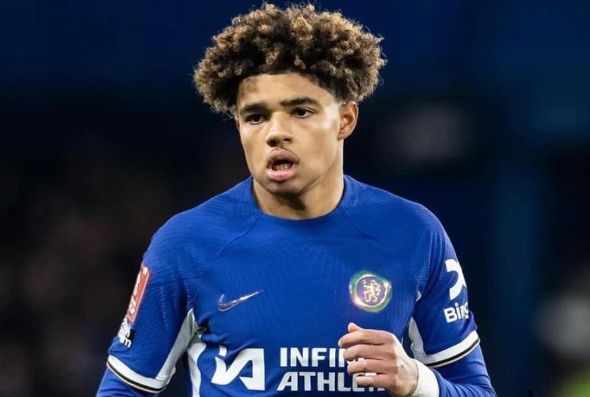 Bán Michael Golding cho Leicester, Chelsea tiến gần đến Dewsbury-Hall
